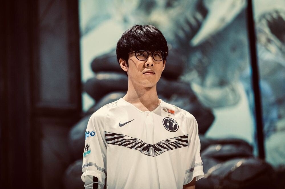 在与其他竞 在与其他竞