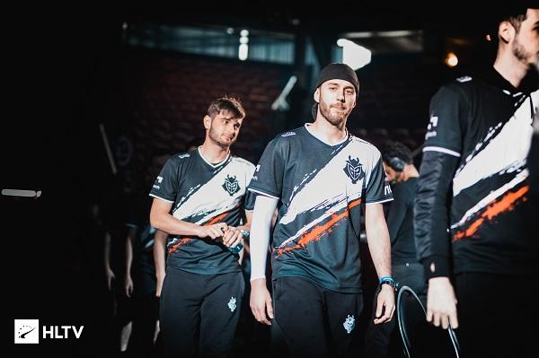 坐穿板凳 坐穿板凳